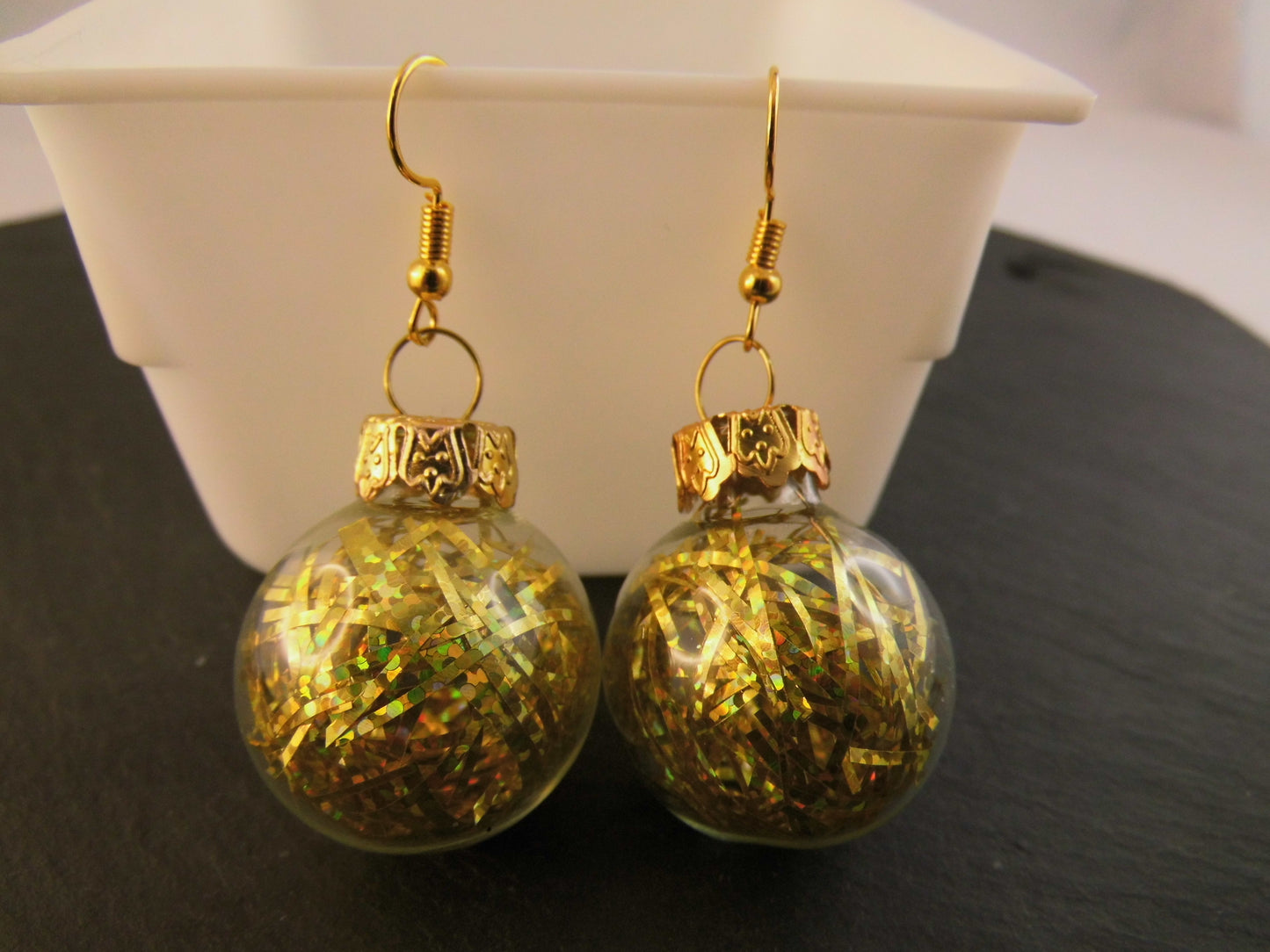 Weihnachtskugel Ohrringe Glas 2,5 cm Glitzerfäden verschiedene Farben
