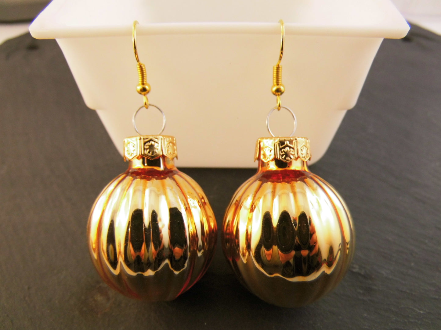 Weihnachtskugel Ohrringe Glas gerippt 2,5 cm verschiedene Farben