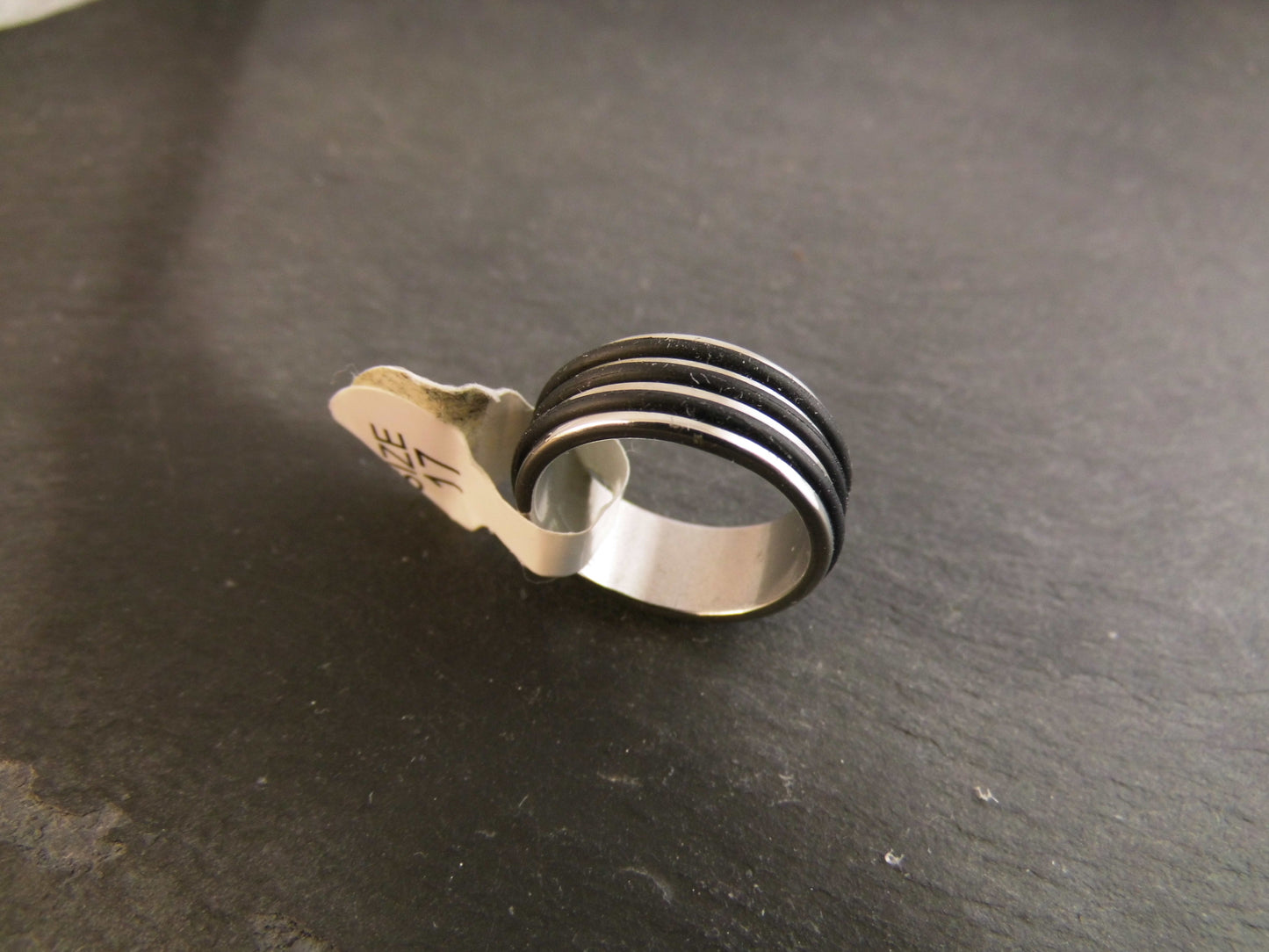 Edelstahl Ring Fingerring mit Gummielement Größe 17