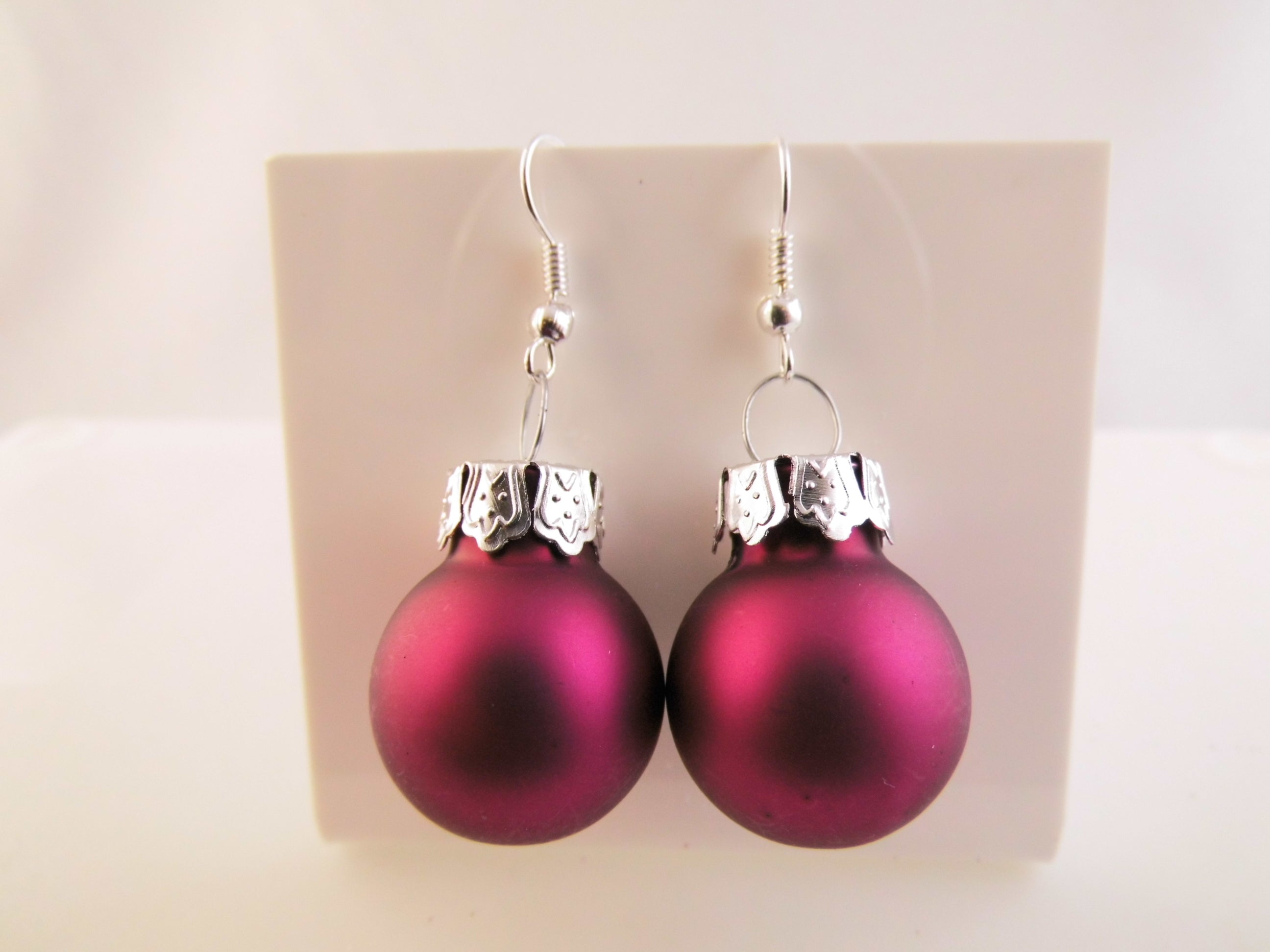 Weihnachtskugel Ohrringe Glas 2 cm verschiedene Farben