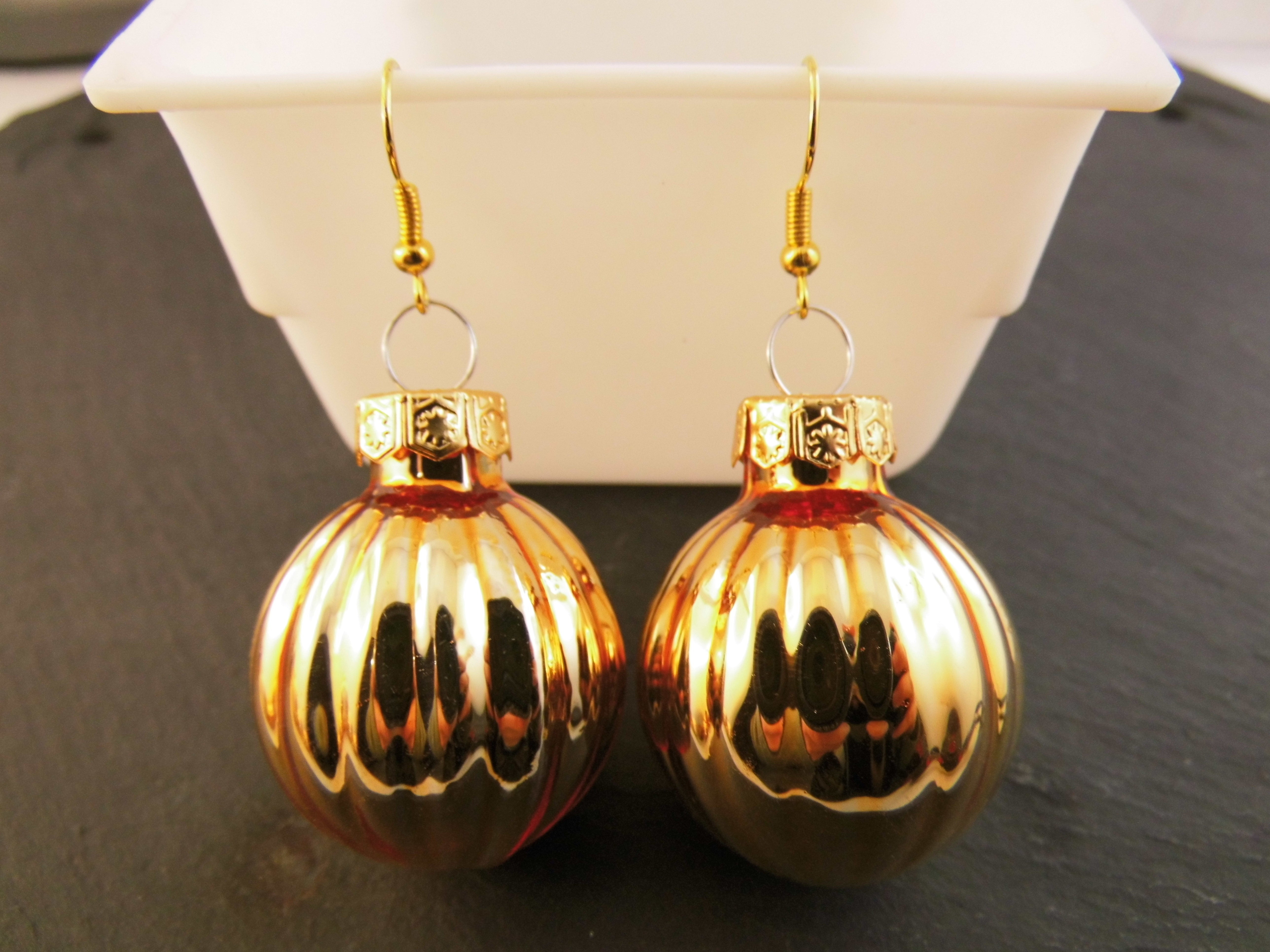 Weihnachtskugel Ohrringe Glas gerippt 2,5 cm verschiedene Farben