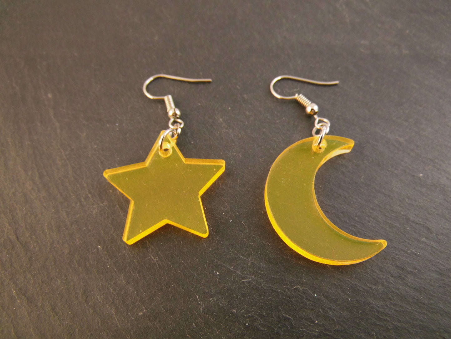 Stern und Mond Ohrringe 925er Echt Silber Gelb fluoreszierend verschiedene Motive