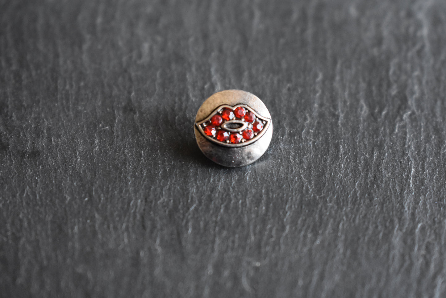 Mini Click Button Metall rote Glitzersteine verschiedene Motive