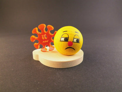 Miniatur Figur Holz "Smilinka" Virus Sammelfigur