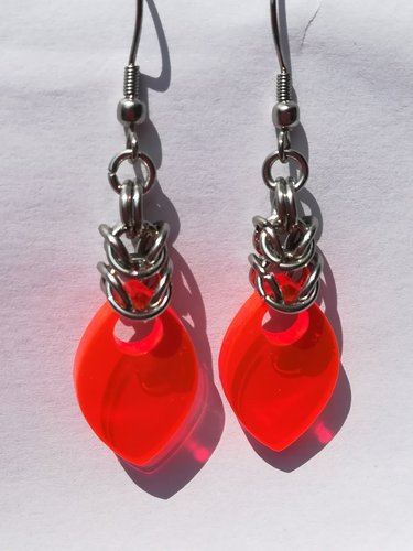 ohrringe-chainmaille-chainmail-kettenhemd-fluoreszierend-orange-rost-edelstahl-silber