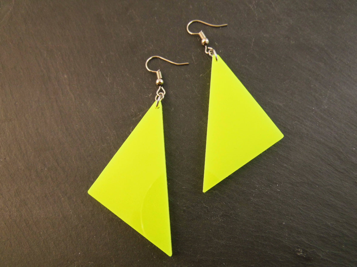 ohrringe-vintage-80erJahre-neongelb-dreick-silber-edelstahl