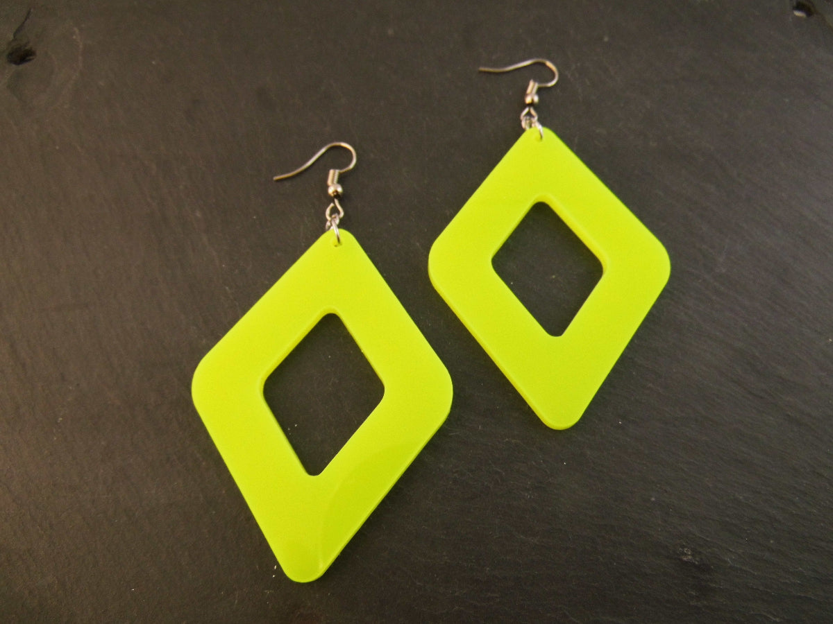 statement-ohrringe-vintage-80er jahre-neon-gelb-xxl-eckig-silber-edelstahl